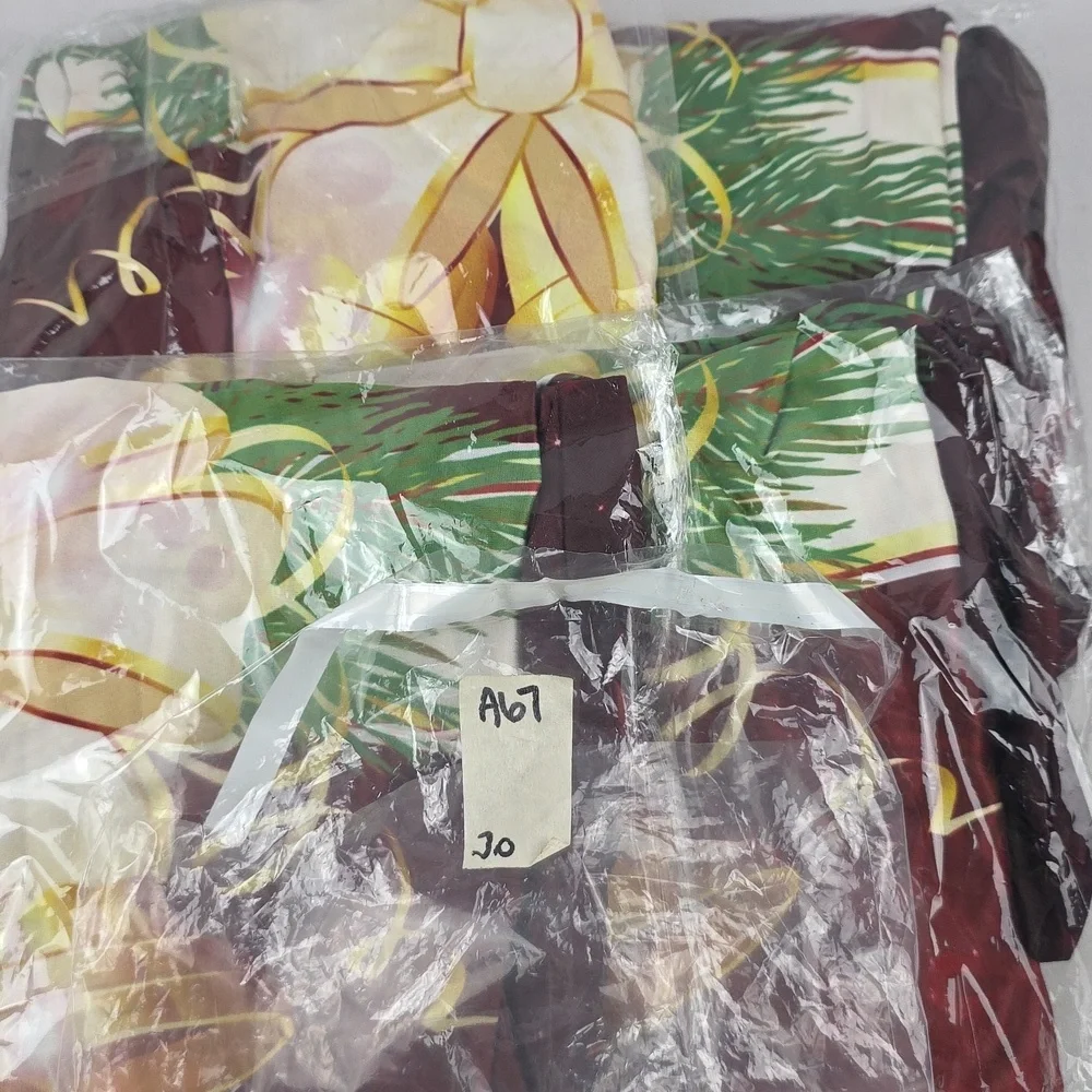 NWT Set Of 4 Festive Red Chair Covers with Gold Bells‎ A67